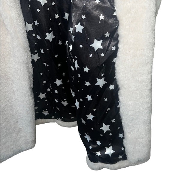 Faux fur coat from lulus. - Picture 5 of 6